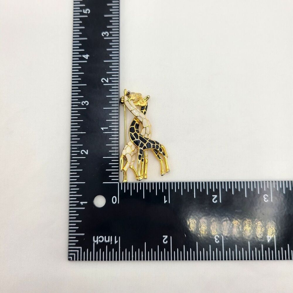 Vintage 80s Gold Tone Intertwined Giraffes Black & White Enamel Brooch Pin Retro - Picture 6 of 6